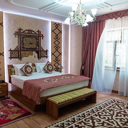 Gоlden Dragon Villa Hotel Bishkek Bagian luar foto