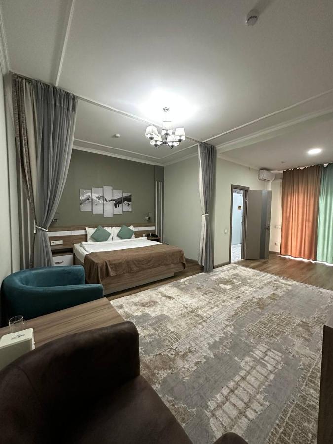 Gоlden Dragon Villa Hotel Bishkek Bagian luar foto