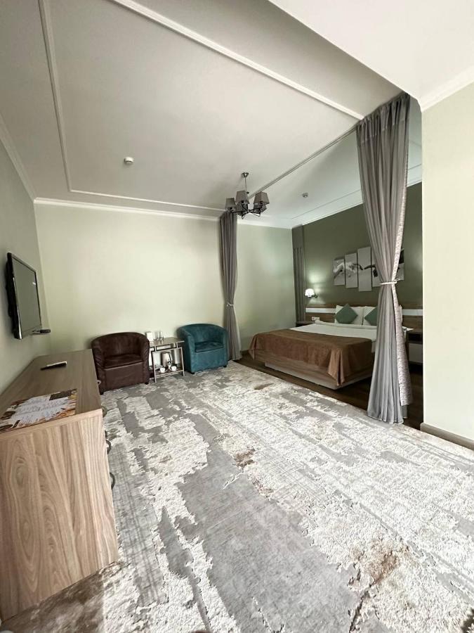 Gоlden Dragon Villa Hotel Bishkek Bagian luar foto