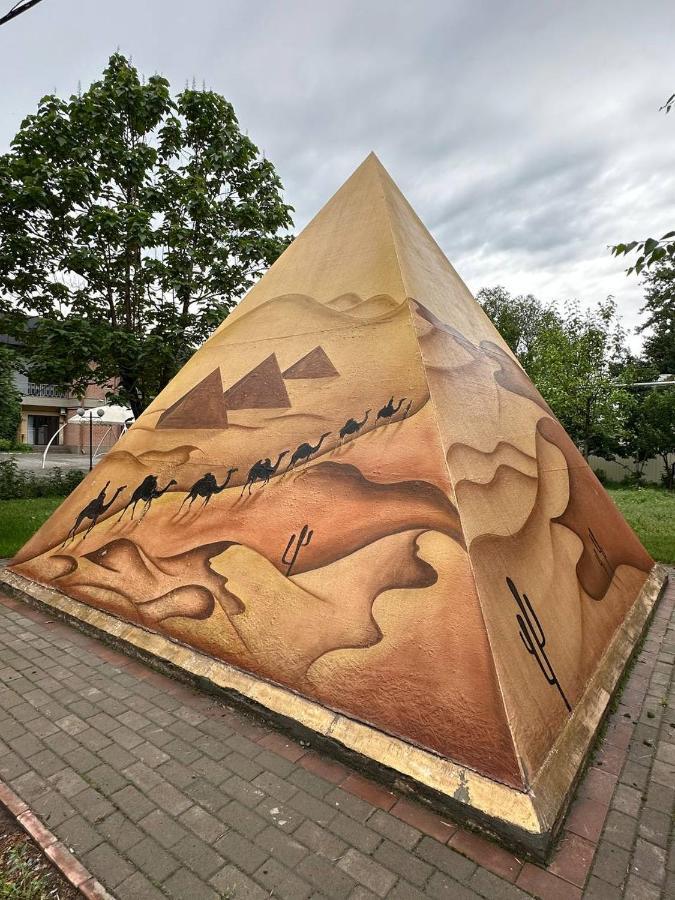 Gоlden Dragon Villa Hotel Bishkek Bagian luar foto