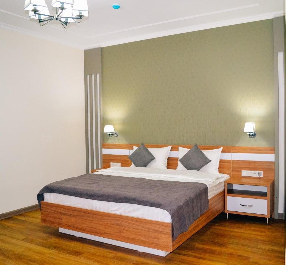 Gоlden Dragon Villa Hotel Bishkek Bagian luar foto