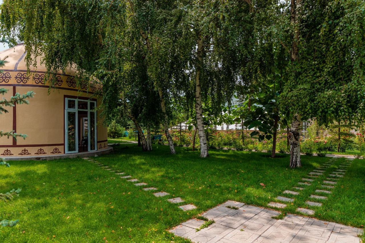 Gоlden Dragon Villa Hotel Bishkek Bagian luar foto