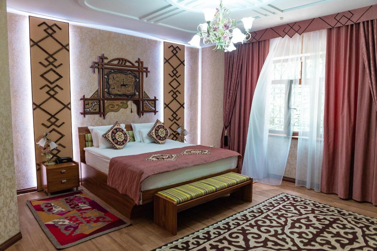 Gоlden Dragon Villa Hotel Bishkek Bagian luar foto