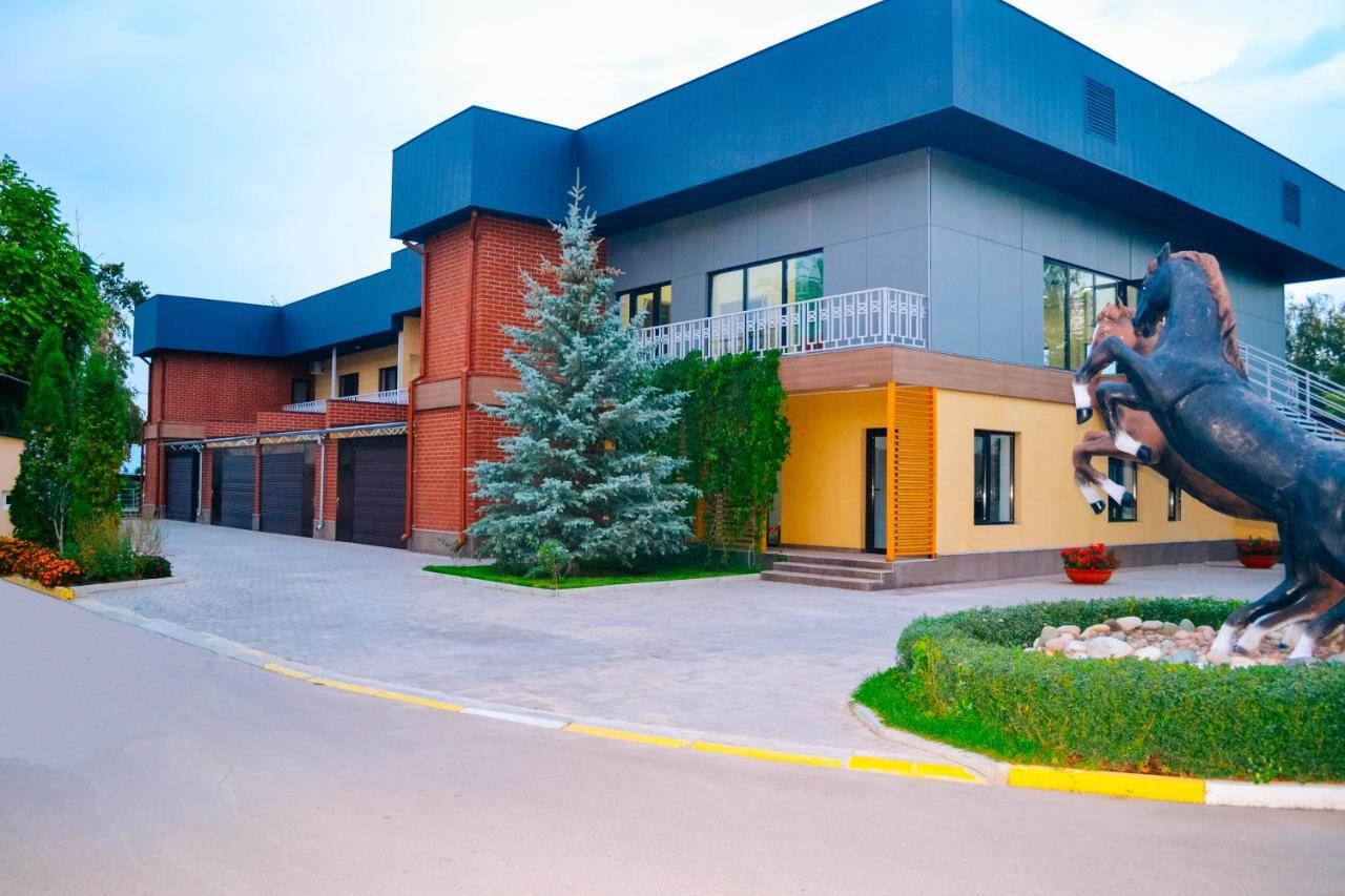 Gоlden Dragon Villa Hotel Bishkek Bagian luar foto