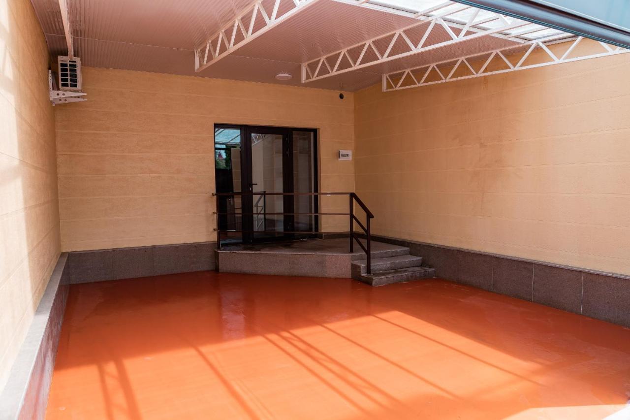 Gоlden Dragon Villa Hotel Bishkek Bagian luar foto