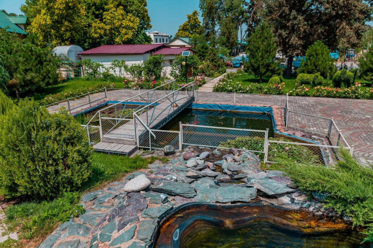 Gоlden Dragon Villa Hotel Bishkek Bagian luar foto